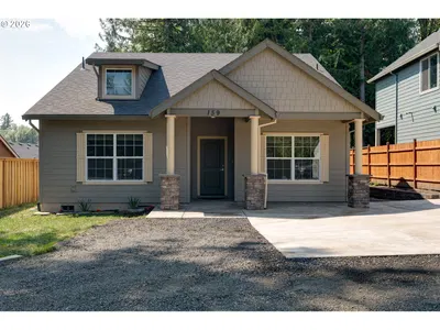 Home at 159 E J St, Vernonia, OR 97064