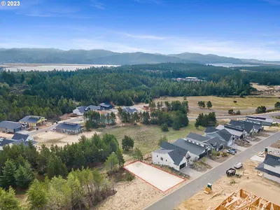 526 Sea View Dr 25, Manzanita, OR 97130 — photograph 1