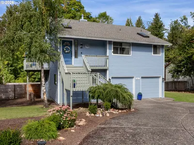 Home at 8411 SE Clatsop Ct, Portland, OR 97266