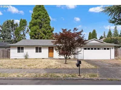 Home at 631 SE 215th Ave, Gresham, OR 97030