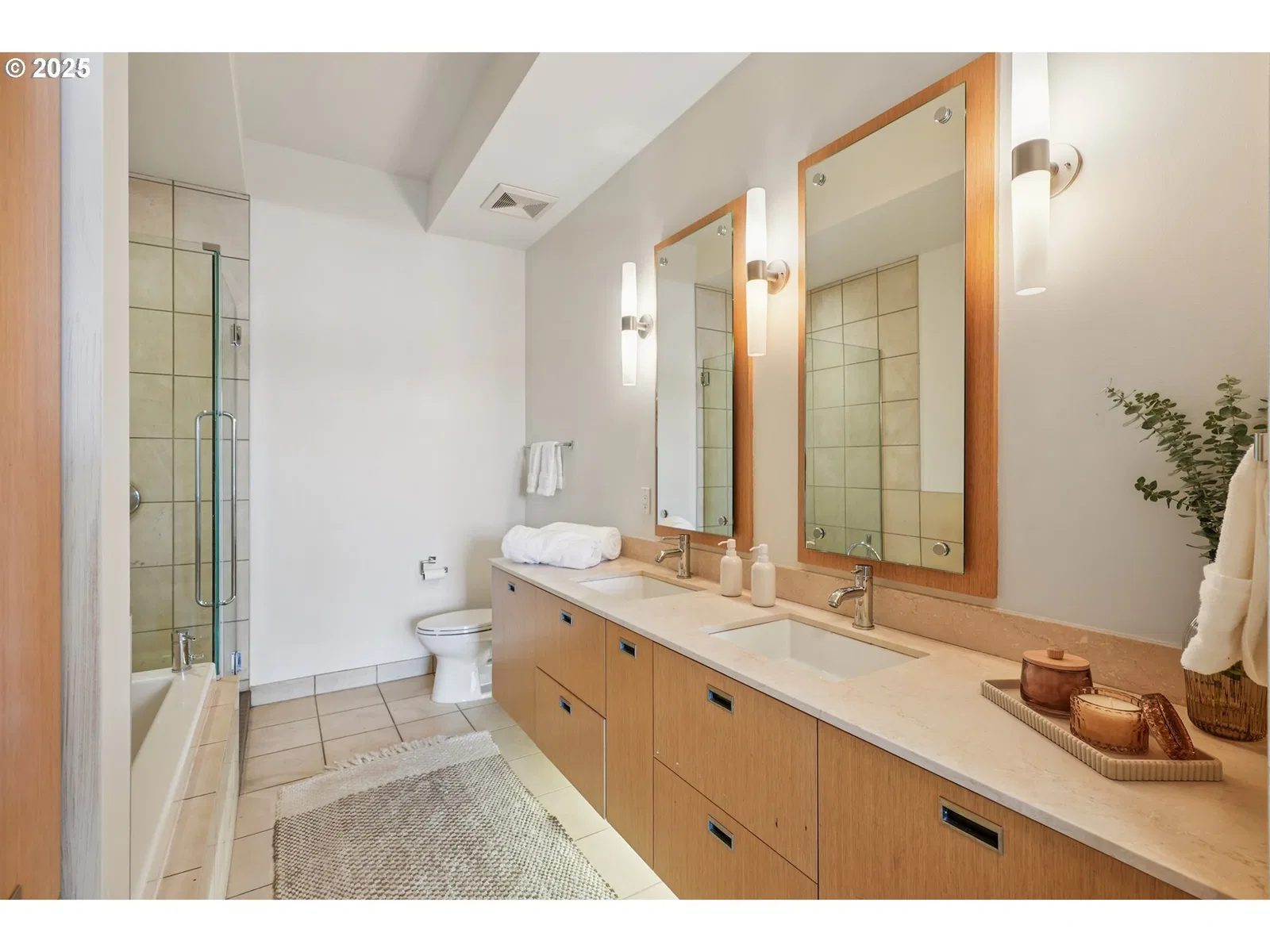 1260 NW Naito Pkwy 1003, Portland, OR 97209 — photograph 12