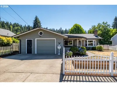 Home at 1012 S Water St, Silverton, OR 97381