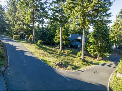 Land at 425 Surf View Dr, Gleneden Beach, OR 97388