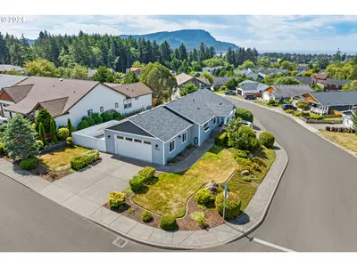 2065 Cooper Dr, Seaside, OR 97138 — photograph 1