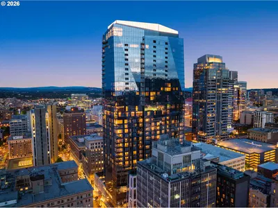 Condominium at 550 SW 10th Ave 2405, Portland, OR 97205