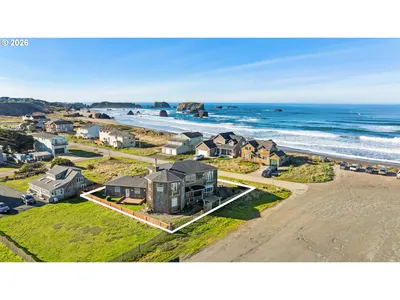 Home at 323 Madison Ave, Bandon, OR 97411