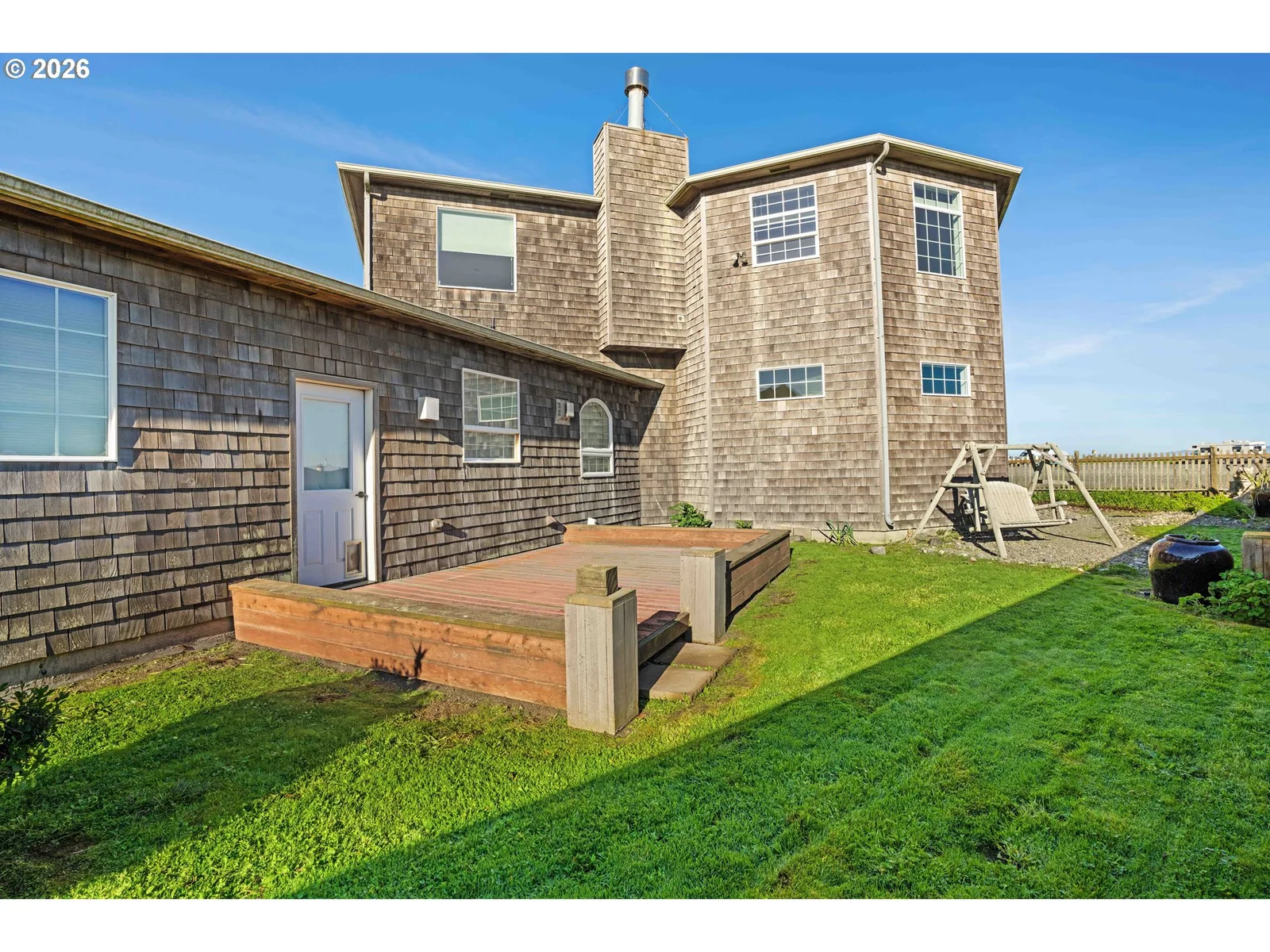 323 Madison Ave, Bandon, OR 97411 — photograph 10