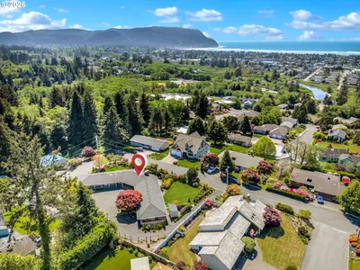 Home at 361 Hilltop Dr, Seaside, OR 97138