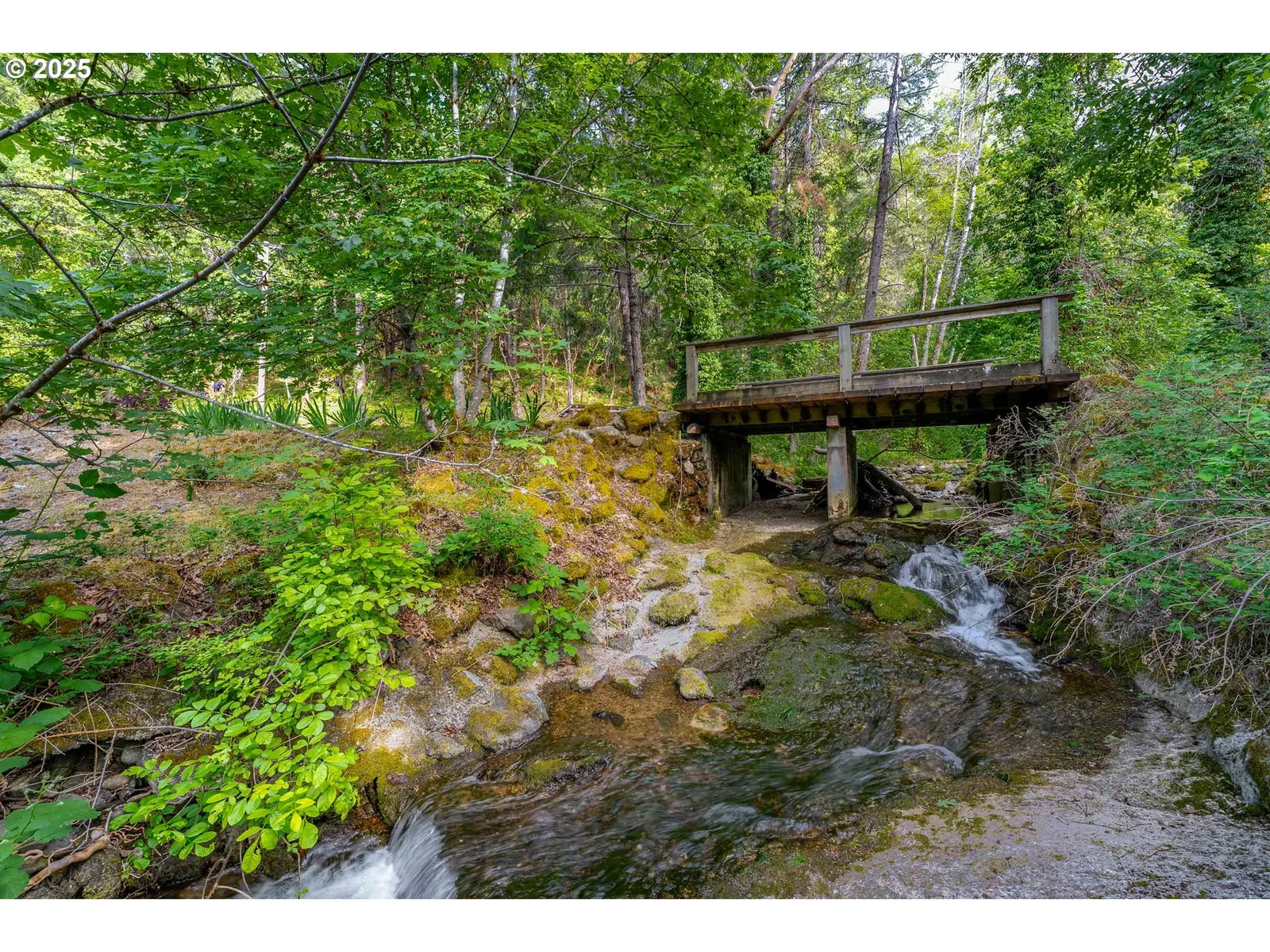 988 Savage Creek Rd, Grants Pass, OR 97527 — photograph 9