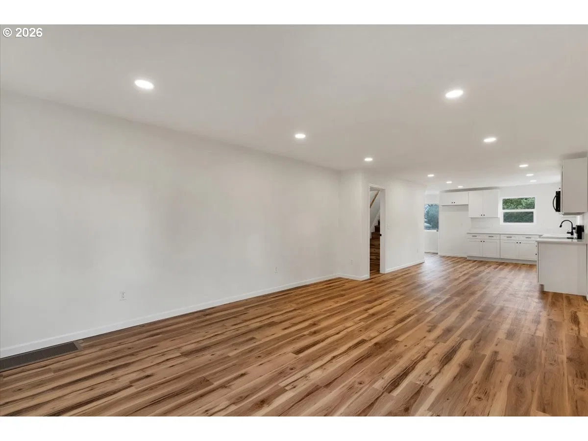 4623 NE Sumner St, Portland, OR 97218 — photograph 10
