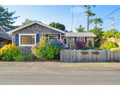 Home at 108 W Jefferson St, Cannon Beach, OR 97110 (Sold)
