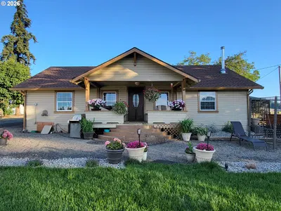 Home at 38591 Gilkey Rd, Scio, OR 97374