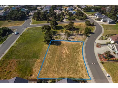 Land at 2732 Lincoln Ave 500&200, Bandon, OR 97411