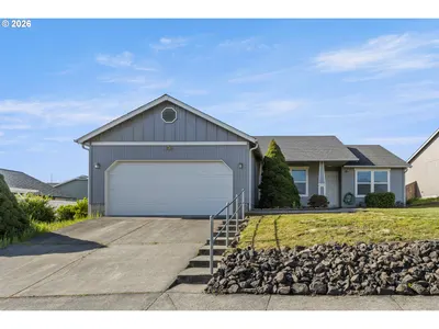 Home at 133 Silverado St, Roseburg, OR 97471