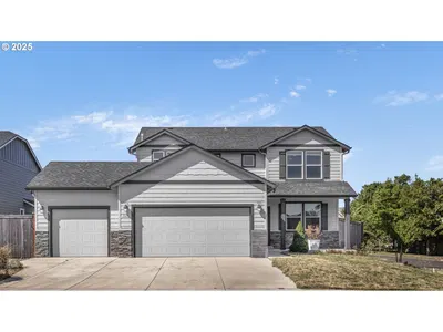 Home at 1375 Lorien Ln, Eugene, OR 97404