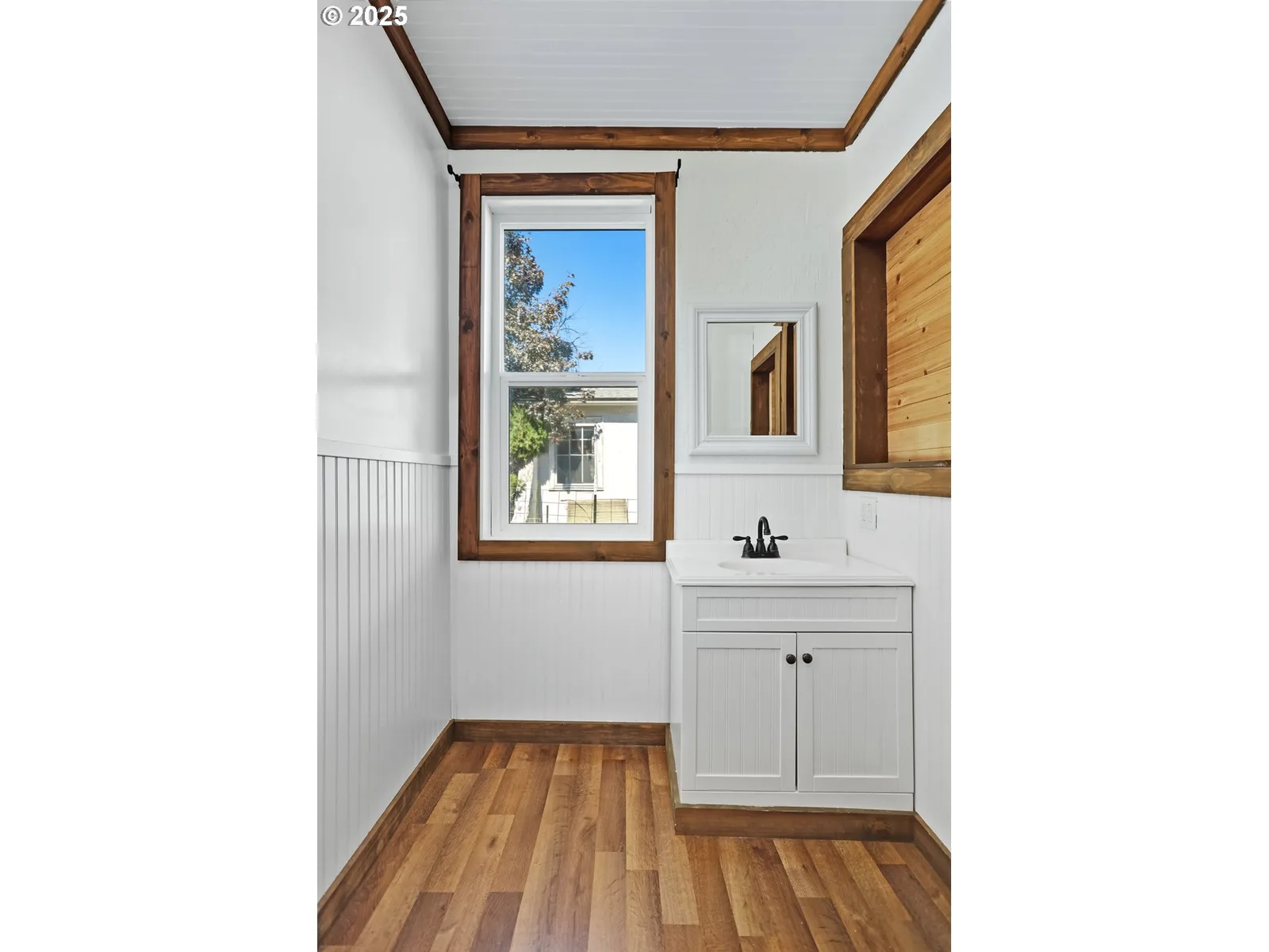 407 SW Fourth St, Grass Valley, OR 97029 — photograph 21