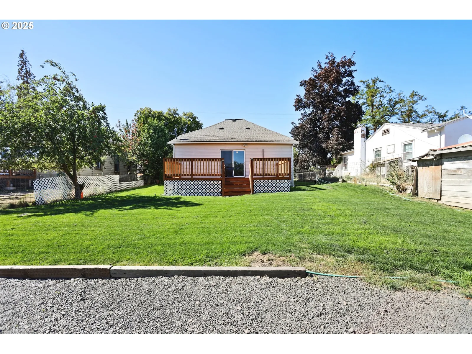 407 SW Fourth St, Grass Valley, OR 97029 — photograph 38