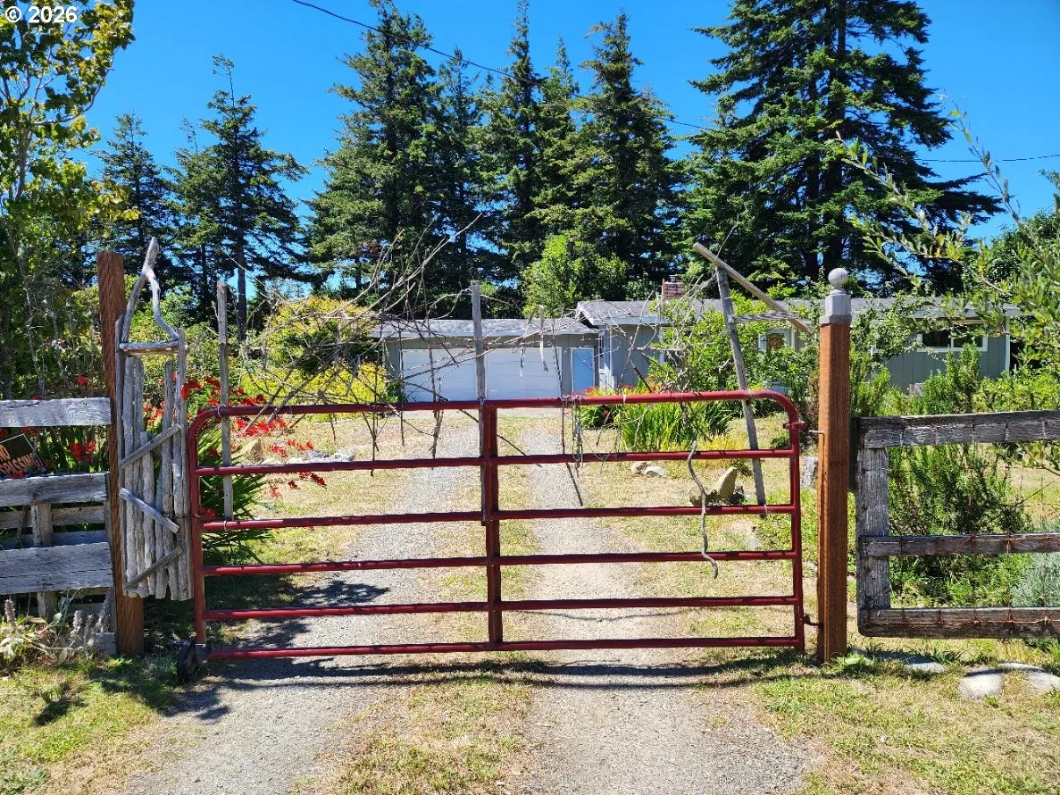 2537 Port Orford Loop, Port Orford, OR 97465 — photograph 29