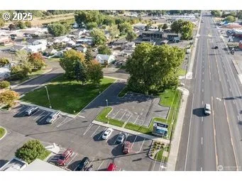811 NE 3rd Ave, Milton-Freewater, OR 97862 — photograph 1