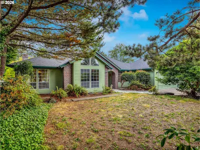 Home at 33726 Lake Front Dr, Warrenton, OR 97146 (Pending)