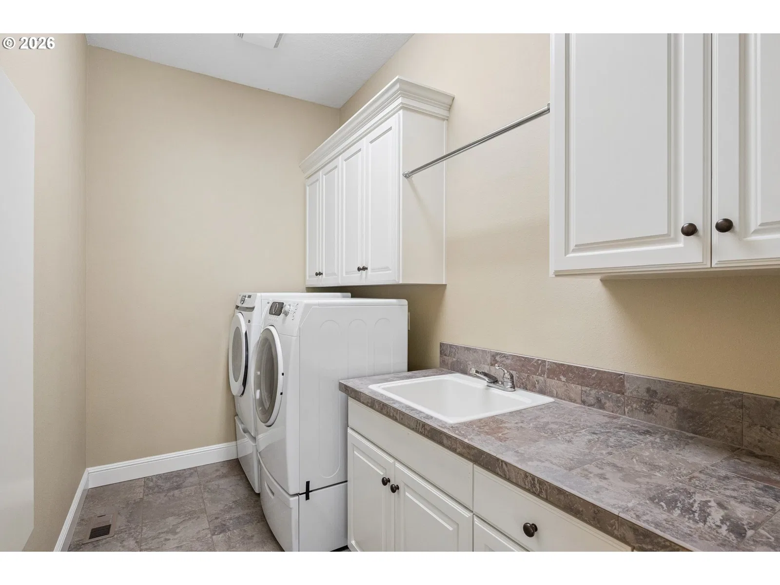 9723 NW Henry Ct, Portland, OR 97229 — photograph 38