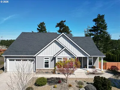 Home at 88097 Lake Point Dr, Florence, OR 97439