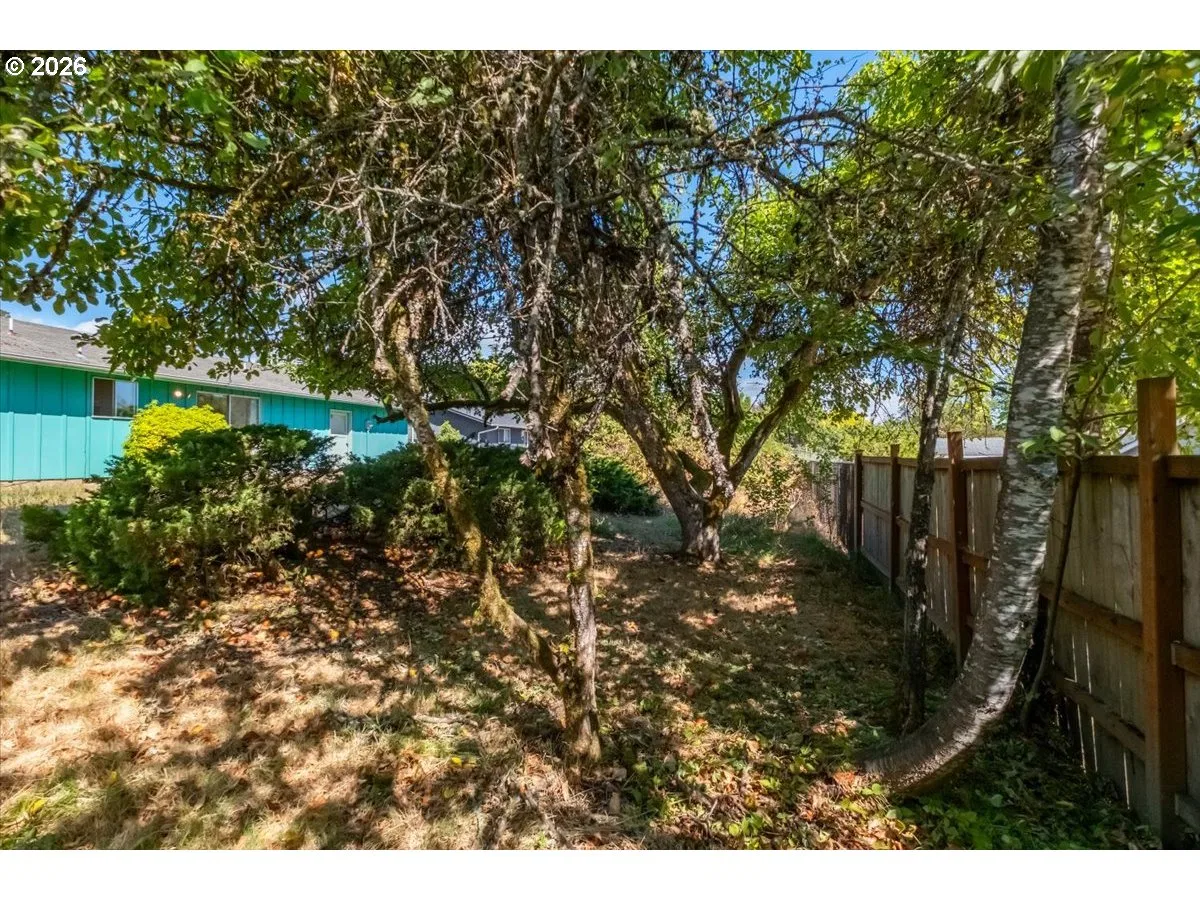 635 SW 56th St, Corvallis, OR 97333 — photograph 40