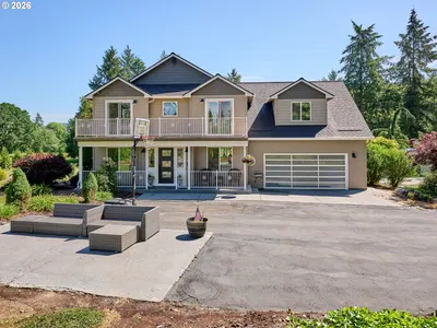 Home at 30953 S Wright Rd, Molalla, OR 97038
