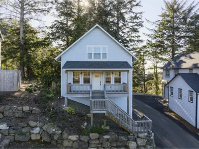 Home at 650 NE Lillian Ln, Depoe Bay, OR 97341