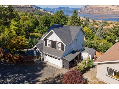 Home at 407 Huskey Rd, Mosier, OR 97040