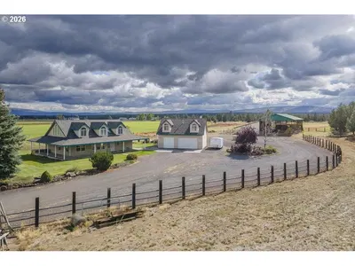 Home at 24585 Dodds Rd, Bend, OR 97701