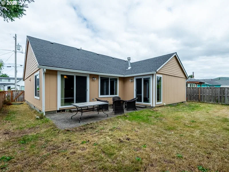 765 4th Ave, Seaside, OR 97138 — photograph 29