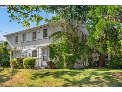 Condominium at 6723 NE Broadway, Portland, OR 97213