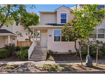Condominium at 5906 NE 35th Cir, Vancouver, Wa 98661