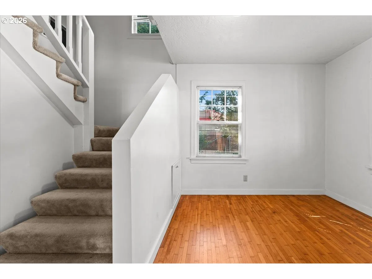 5926 NE Going St, Portland, OR 97218 — photograph 6