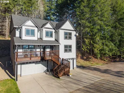 Home at 335 Hillsdale Dr, Woodland, Wa 98674