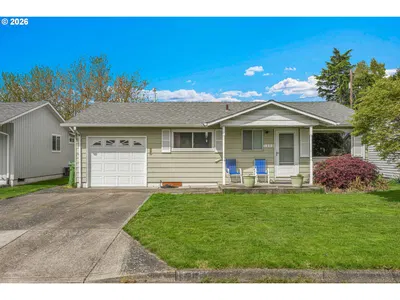 Home at 1550 Rainier Rd, Woodburn, OR 97071