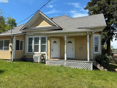 Home at 1914 SE Court Ave, Pendleton, OR 97801