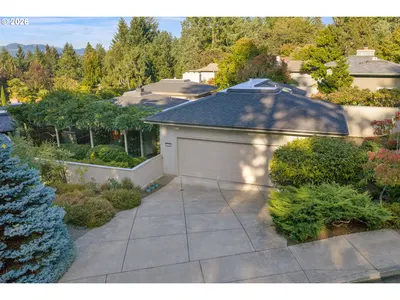Home at 3659 Agate St, Eugene, OR 97405 (Pending)