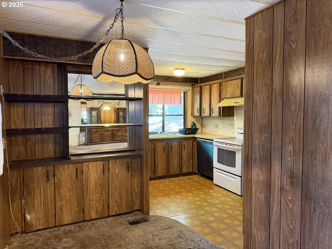 1600 Rhododendron Dr 196, Florence, OR 97439 — photograph 12