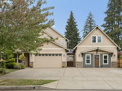 Home at 40189 Laurel St, Sandy, OR 97055