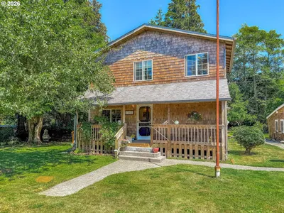 Home at 1340 SE Jetty Ave, Warrenton, OR 97146