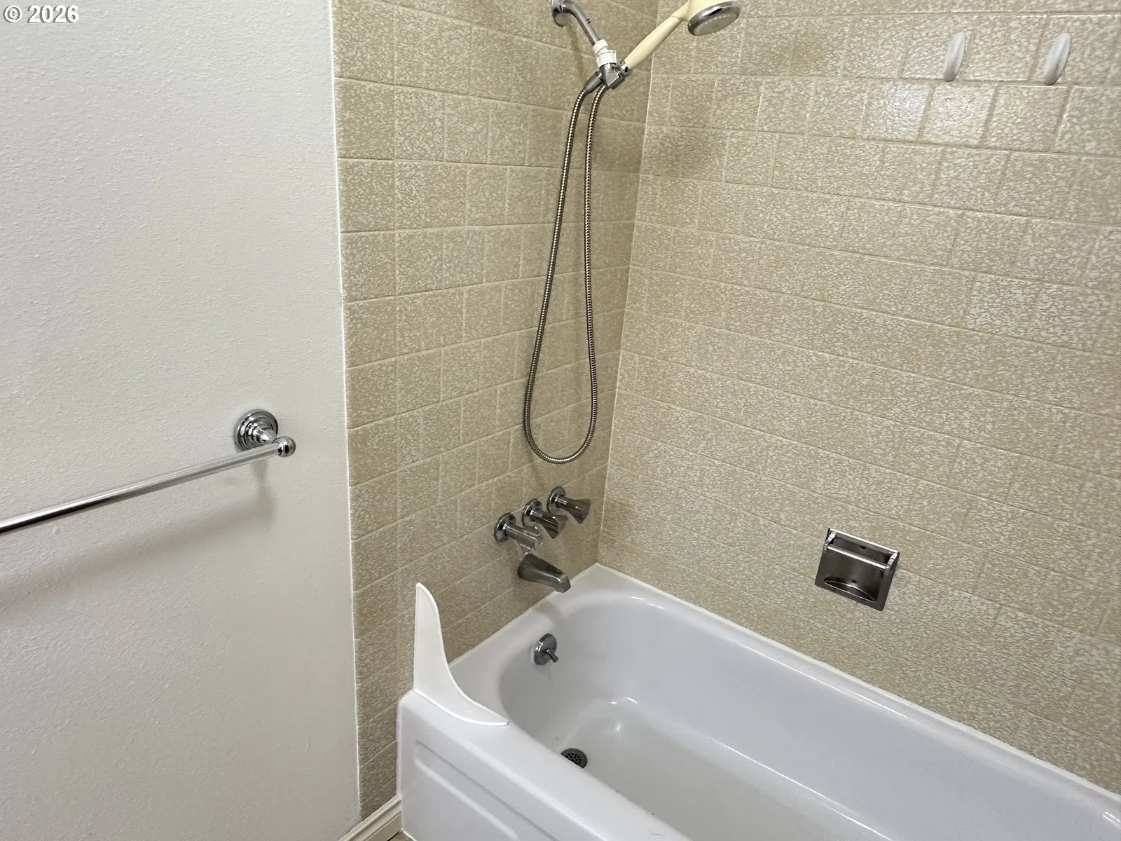 9150 SW Apache Dr, Tualatin, OR 97062 — photograph 17