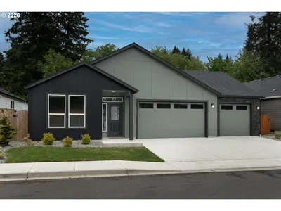 Home at 11009 NW 11th Pl, Vancouver, Wa 98685