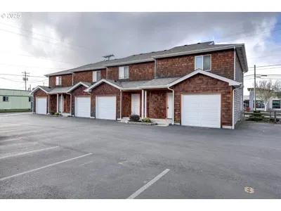 Home at 720 740 Avenue G, Seaside, OR 97138