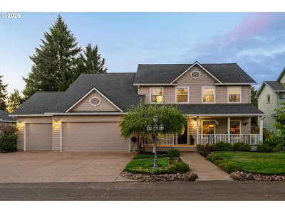 Home at 32671 Vintage Way, Eugene, OR 97408