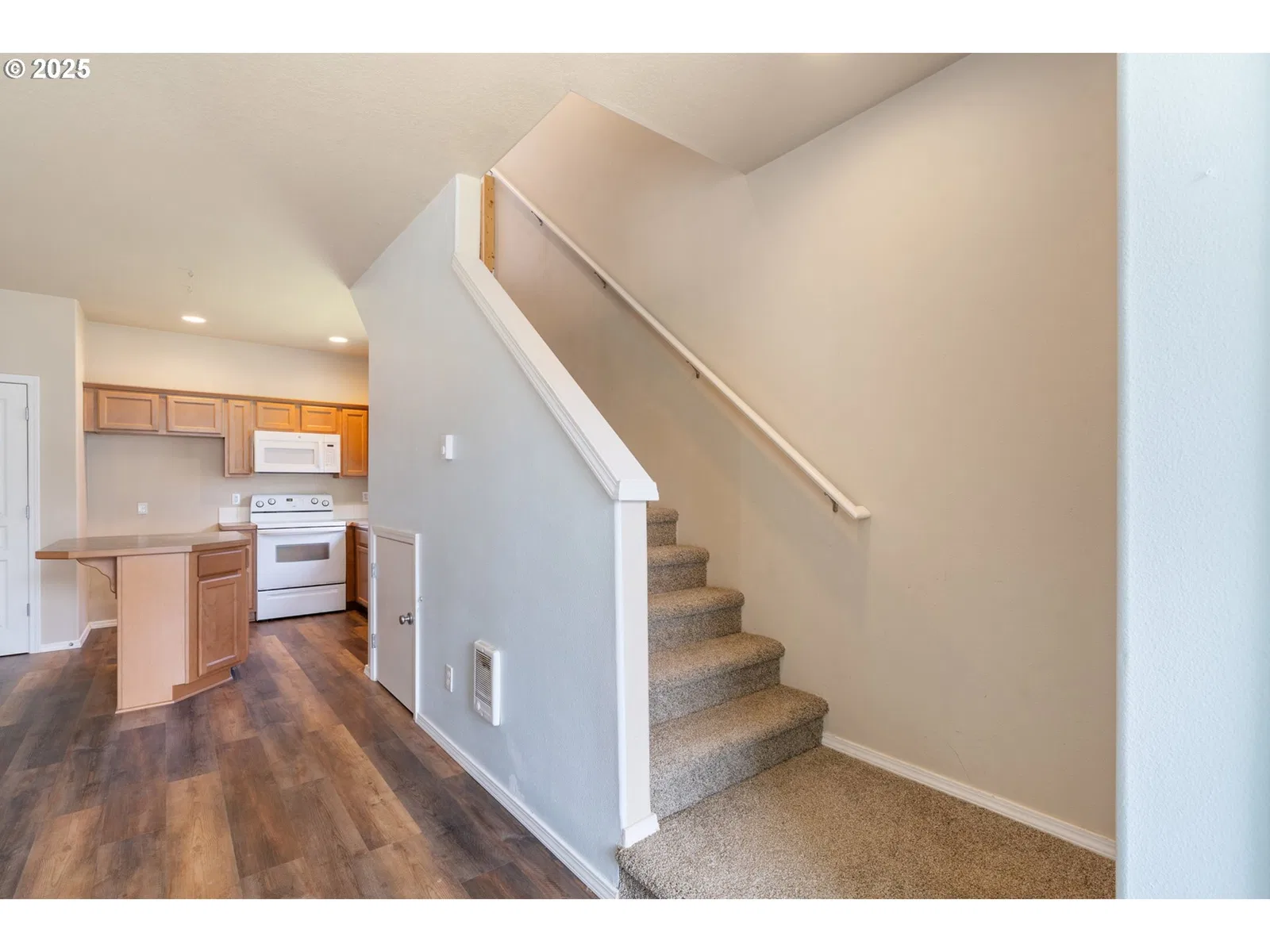 8465 S Hollyhock St, Rockaway Beach, OR 97136 — photograph 17
