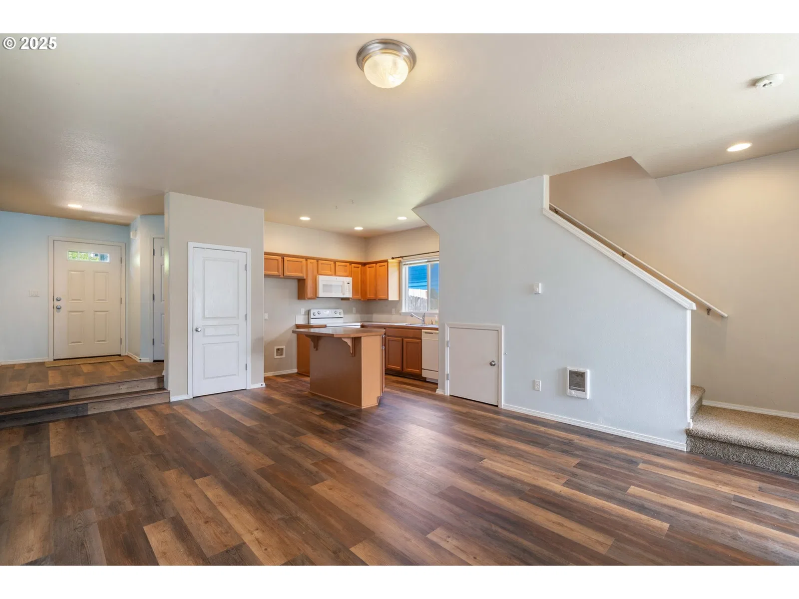 8465 S Hollyhock St, Rockaway Beach, OR 97136 — photograph 11