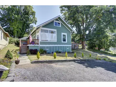 Home at 1503 1st St, South Bend, Wa 98586