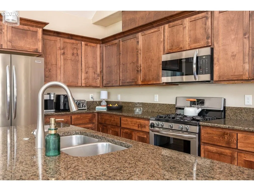 519 NW Hillcrest Dr, Dallas, OR 97338 — photograph 13
